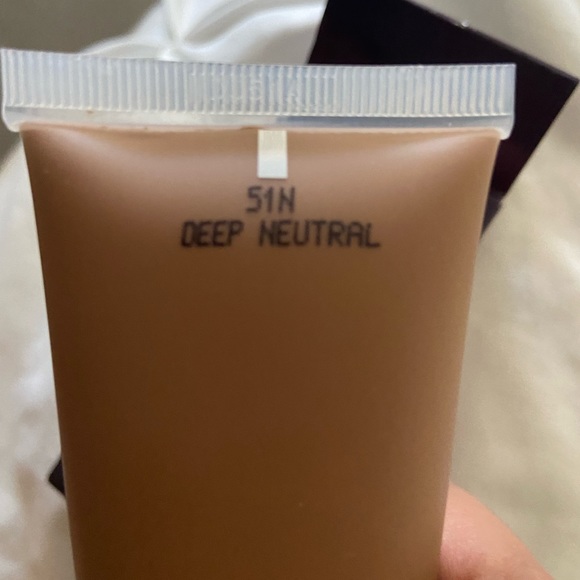 Tarte Amazonian Clay Foundation - Deep Neutral - Picture 4 of 4